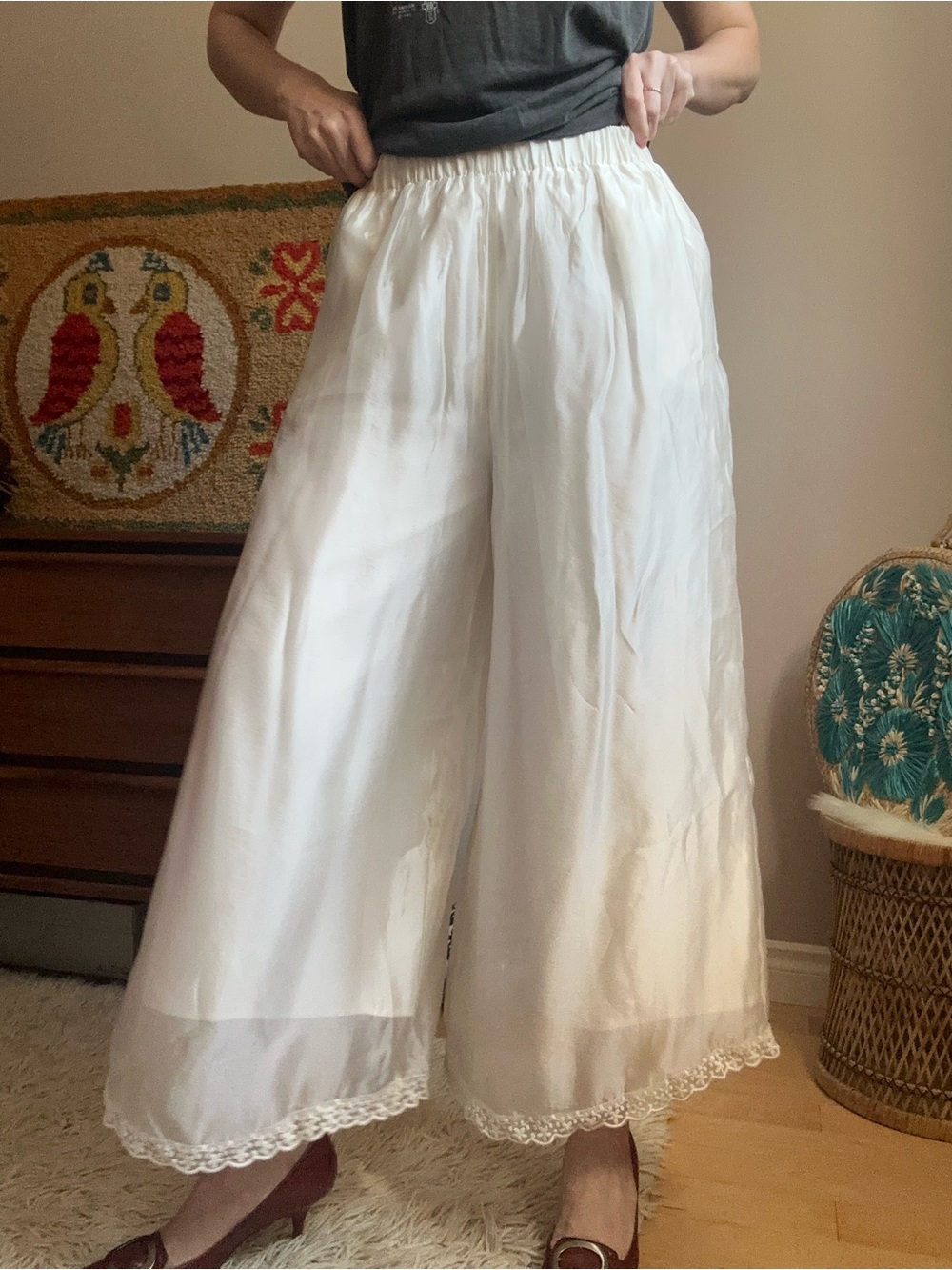 White Wide-Leg Feminine Lace Trim Bloomer Pants Size Small